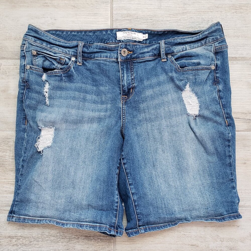 Torrid Jeans Shorts Women's Stretch Denim Distressed Skinny Summer Jorts 18